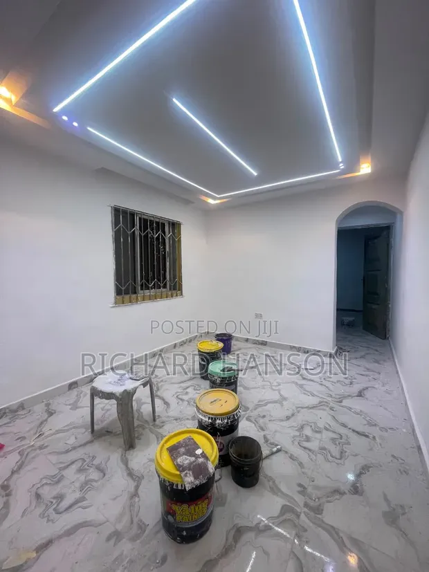5 Bedroom Semi-Detached Duplex a cikin Agungi Mai Tsaro - 1