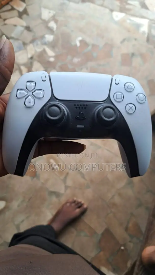 Amfani da Sony PlayStation 5 DualSense Controller - 1