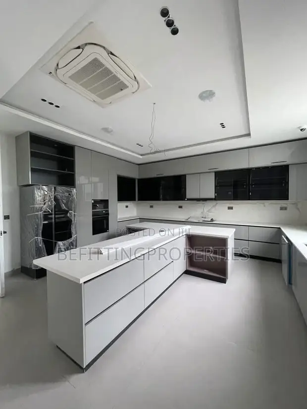 5 Bedroom Luxury Duplex Don Sayarwa a Banana Island, Ikoyi - 1