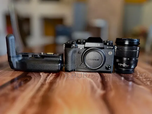 Fujifilm X-T3 Mirrorless Camera with 18-55mm Kit Lens & Battery Grip - 1