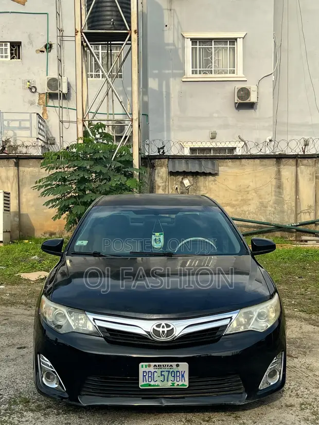 2012 Toyota Camry LE 2.5L Sedan - Black - 1