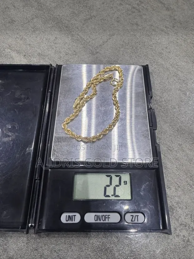 18 Karat Original Gold Necklace - Diamond Accent - 1