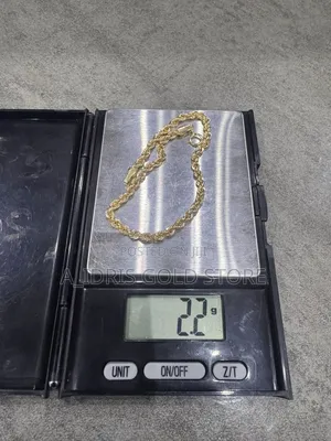 18 Karat Original Gold Necklace - Diamond Accent
