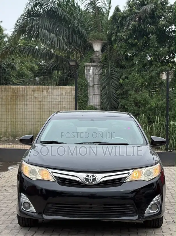 2012 Toyota Camry XLE 2.5L Sedan - 1