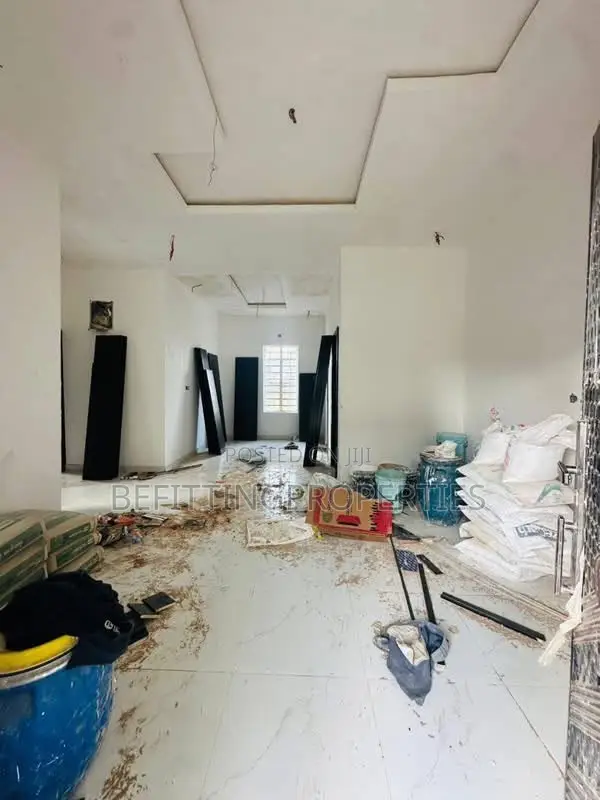 Sabon Gida Mai Ɗakuna 2 a Ogba, Ikeja - 1