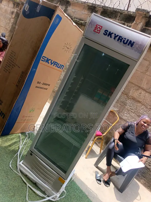 Skyrun SC-228FN Cold Drinks Display Chiller - 1