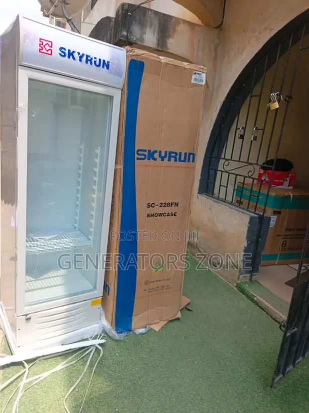 Skyrun SC-228FN Café Display Refrigerator - 1