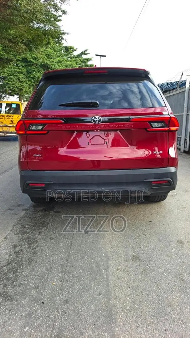 2024 Toyota Grand Highlander Red - 1