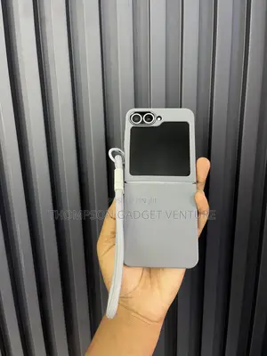 Samsung Galaxy Z Flip 6 Akwatin Kare