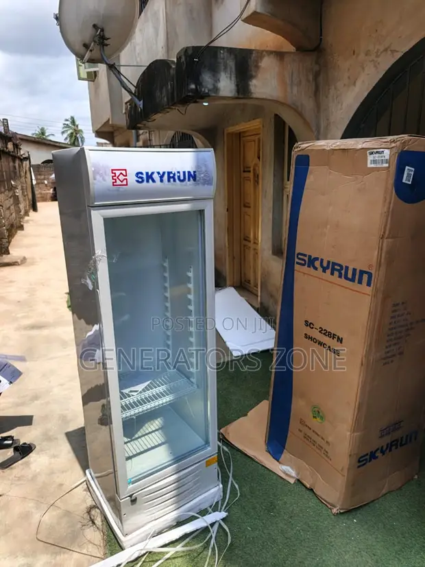 Skyrun SC-228FN 228L Refrigerated Merchandiser - 1