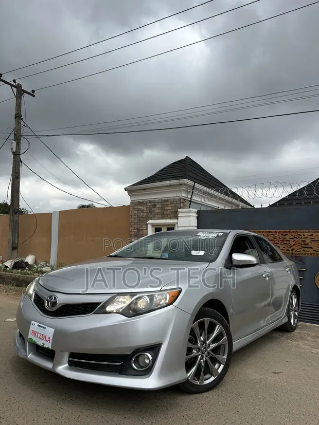 Toyota Camry SE Sedan 2014 - 1