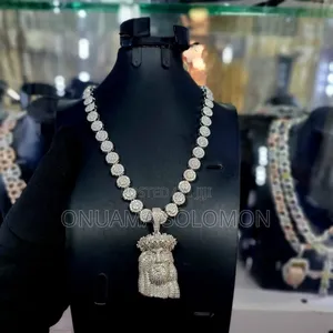 Sarkara Na Kayan Kwalliya Na Silver - Sabon Zama