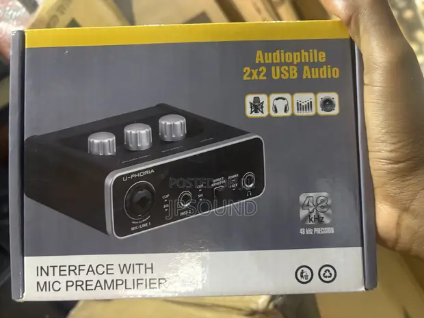 Behringer U-Phoria UM2 Soundcard - 1