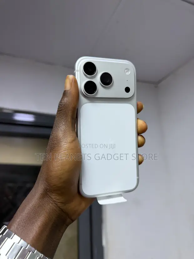 Apple iPhone 17 Pro 256GB Used - 1