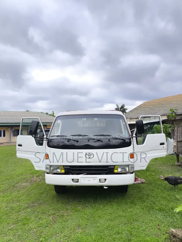 Toyota Dyna 300 Truck - Clean Tokunbo - 1
