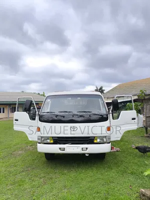 Toyota Dyna 300 Truck - Tsabtataccen Tokunbo
