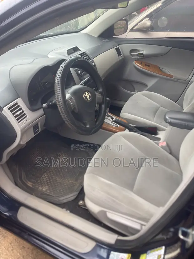 Toyota Corolla 2012 Blue - 1