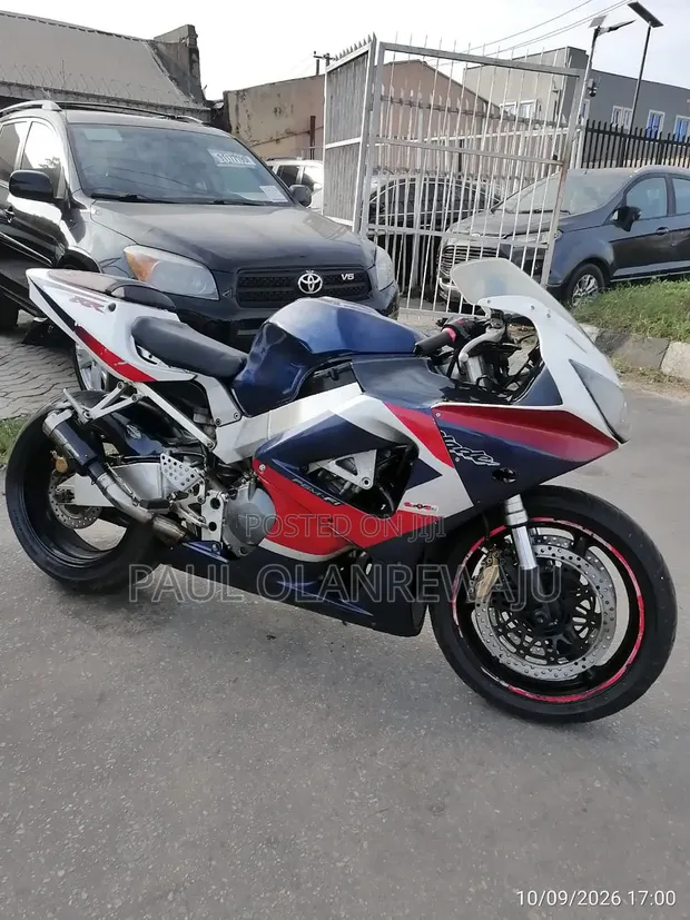 Honda CBR 2012 - 1