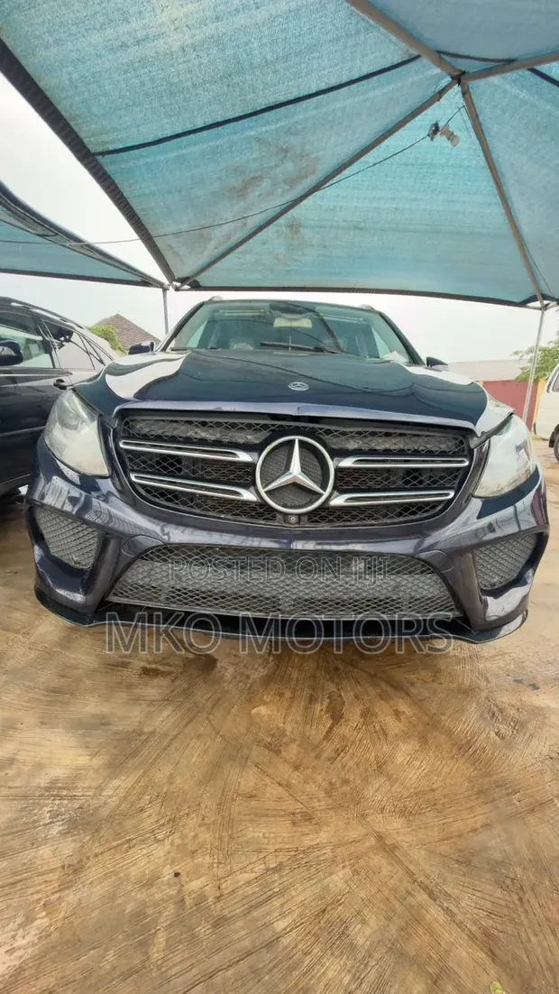 Mercedes-Benz GLE 350 2018 Blue - 1