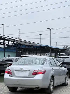 Toyota Camry LE 2.4L 2008 Launinsa Azurfa