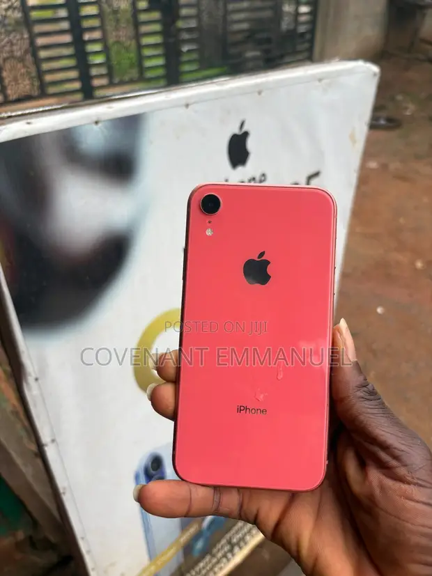 Apple iPhone XR 64GB Pink - 1