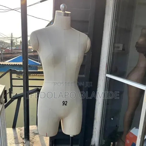 Women Mannequin - Neatly Used - 1