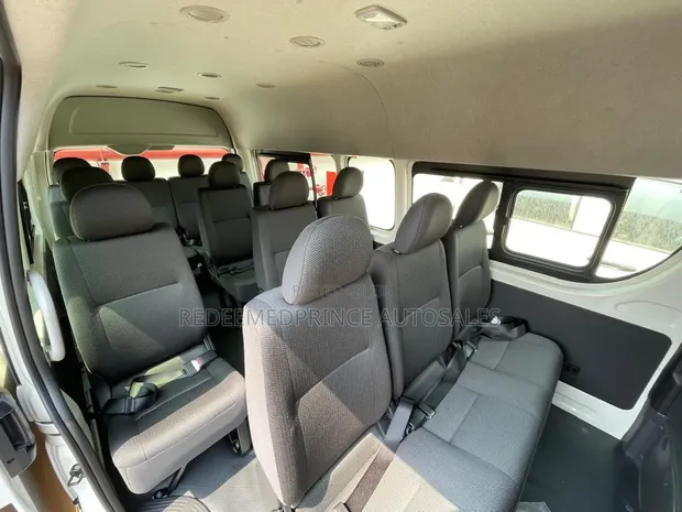 Sabon Toyota HiAce 2026 Fari - 1