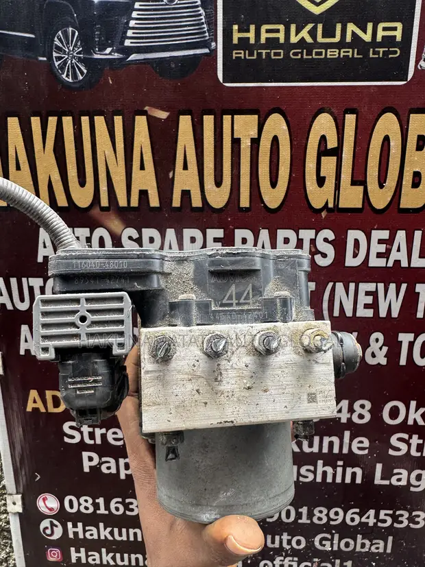 Toyota RAV4 2017-2018 ABS Brake Pump - 1