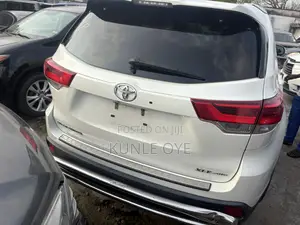 2019 Toyota Highlander XLE - Foreign Used