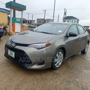 2018 Toyota Corolla Gray