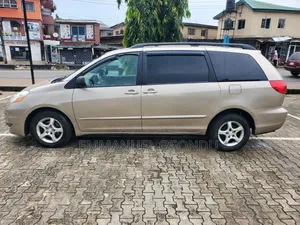 Toyota Sienna 2007 Silver