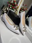 Takalmi Mai Kyau na Chanel na Mata da Brooch - 2