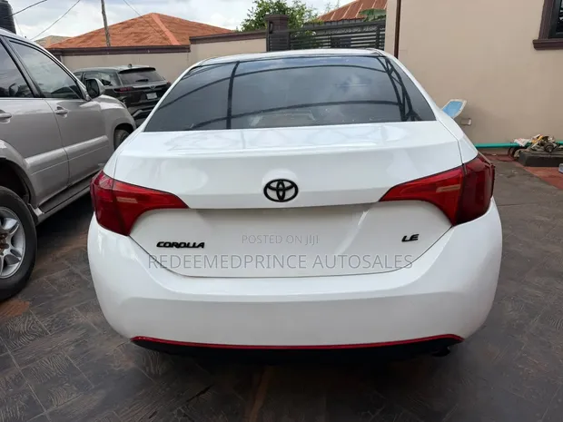 2016 Toyota Corolla LE Sedan White - 1