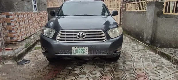 Toyota Highlander 2010 Grey - 1