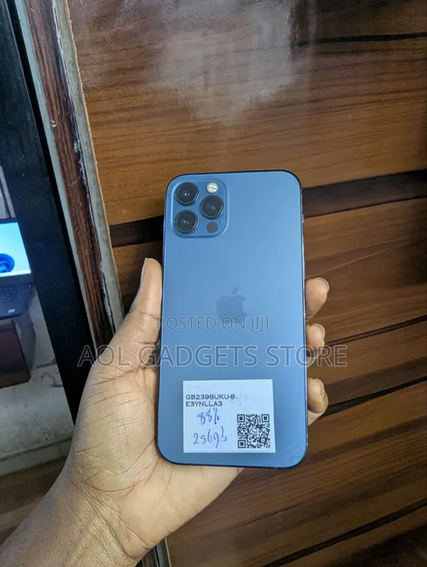 Apple iPhone 12 Pro 128GB Blue - 1
