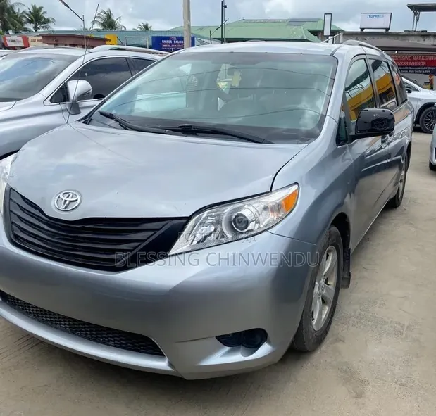 2012 Toyota Sienna LE 7-Passenger Gray - 1