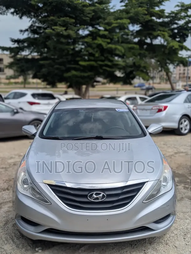 Hyundai Sonata 2012 Silver - 1