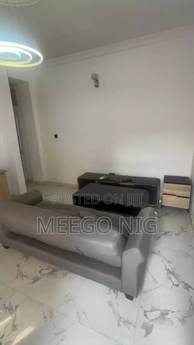 Mini Flat for Rent in Lekki Phase 1, Lagos - 1