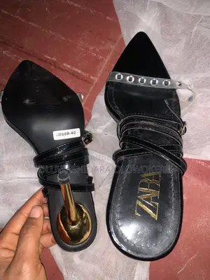 Zara Black Kitten Heel Shoes - Size 40