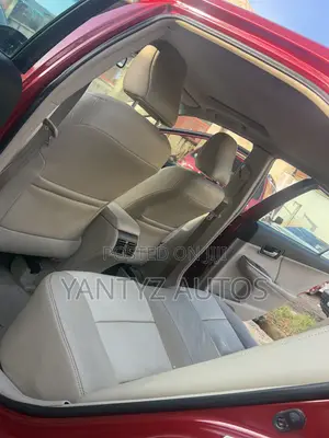 2012 Toyota Camry XLE V6 Sedan