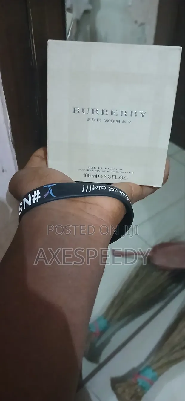 Burberry Eau de Parfum - 1