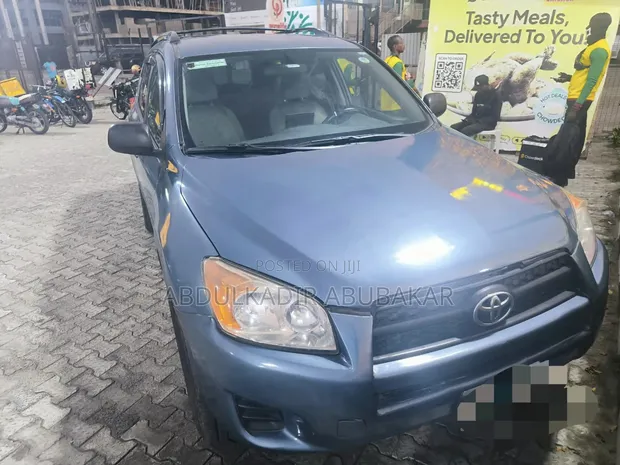 Toyota RAV4 2010 Blue - 1