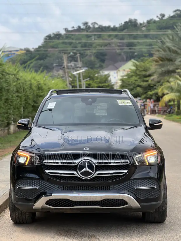 Mercedes-Benz GLE 300d 4MATIC 2020 Black - 1