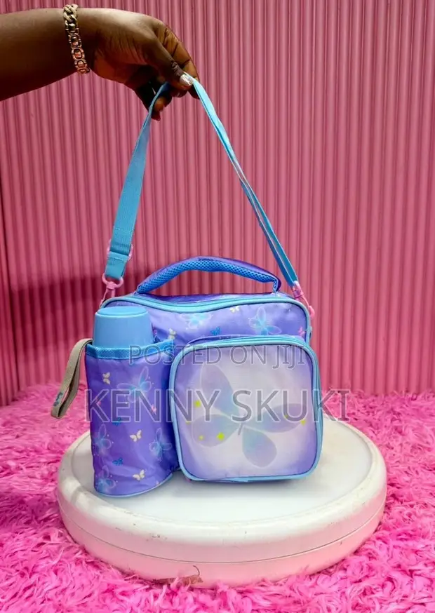 Smiggle Kids Lunch Bag with Bento Box & Bottle Holder - 1