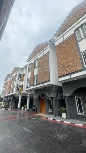 4-Bedroom Terrace Duplex with BQ in Oniru, VI Extension