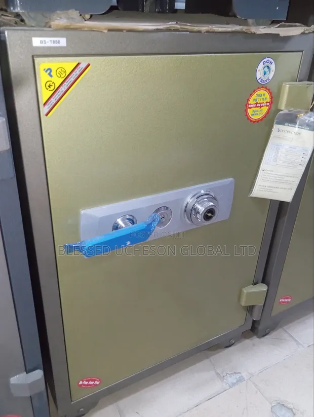 Heavy-Duty Fireproof Safe with Mechanical Combination Lock - 1