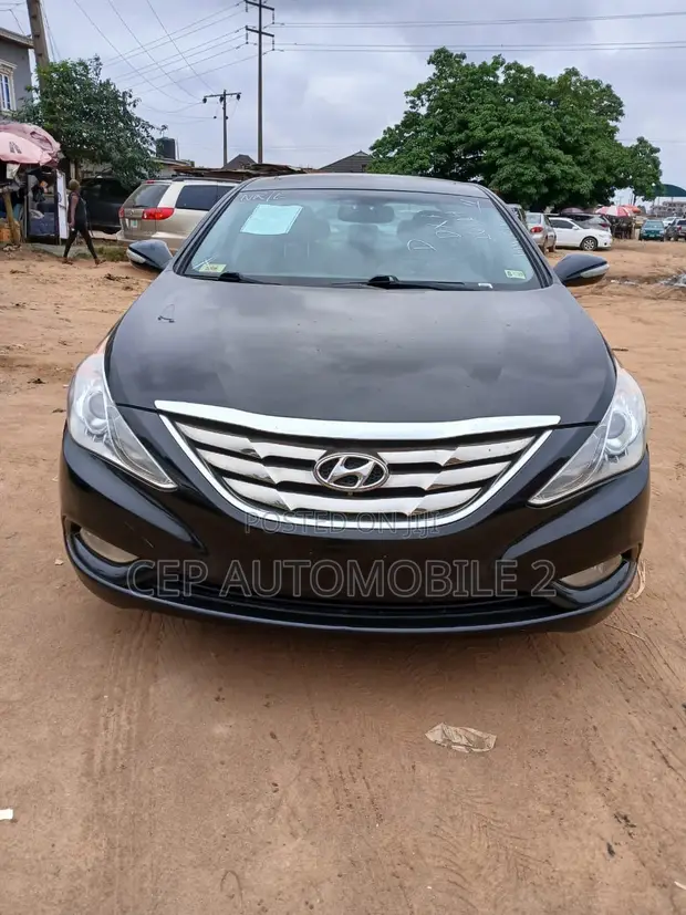Hyundai Sonata 2011 Black - 1