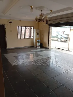 Ofishin Bedroom 5 Mai Shirin Kyau don Hayarwa a Ikeja