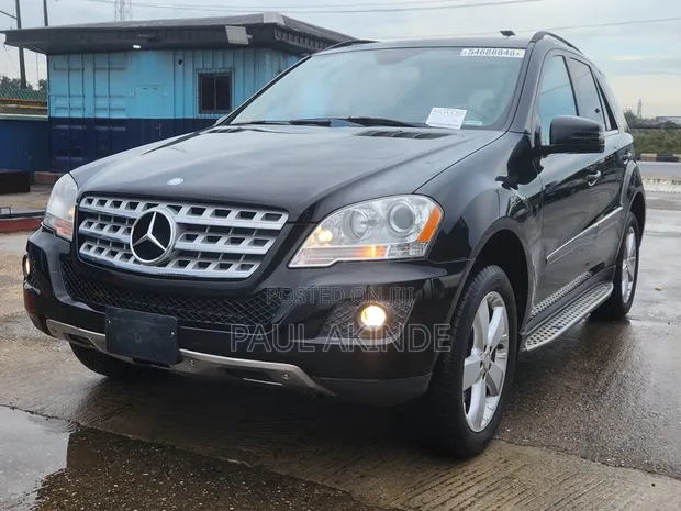 2011 Mercedes-Benz ML350 4Matic Black - 1