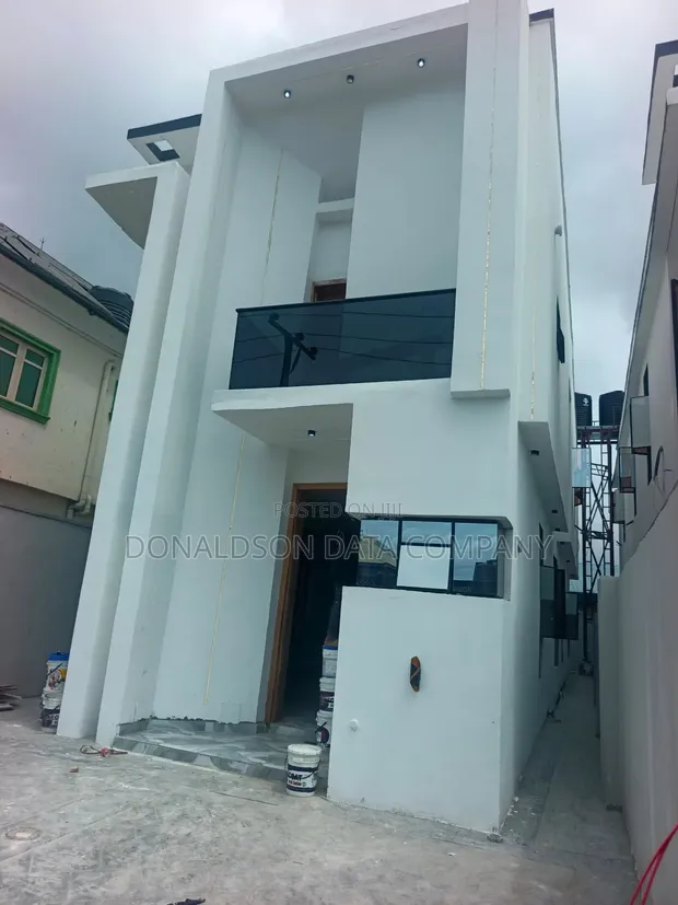 Sabon 4-Bedroom Duplex Gidan Dake Gaba Da Maplewood Estate, Oko Oba - 1